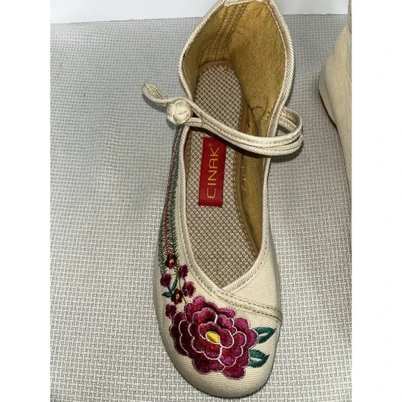 Cinak Cute Embroidered Mary Jane Textile Denim Comfort Beige Size 42. NWOB - Picture 6 of 11
